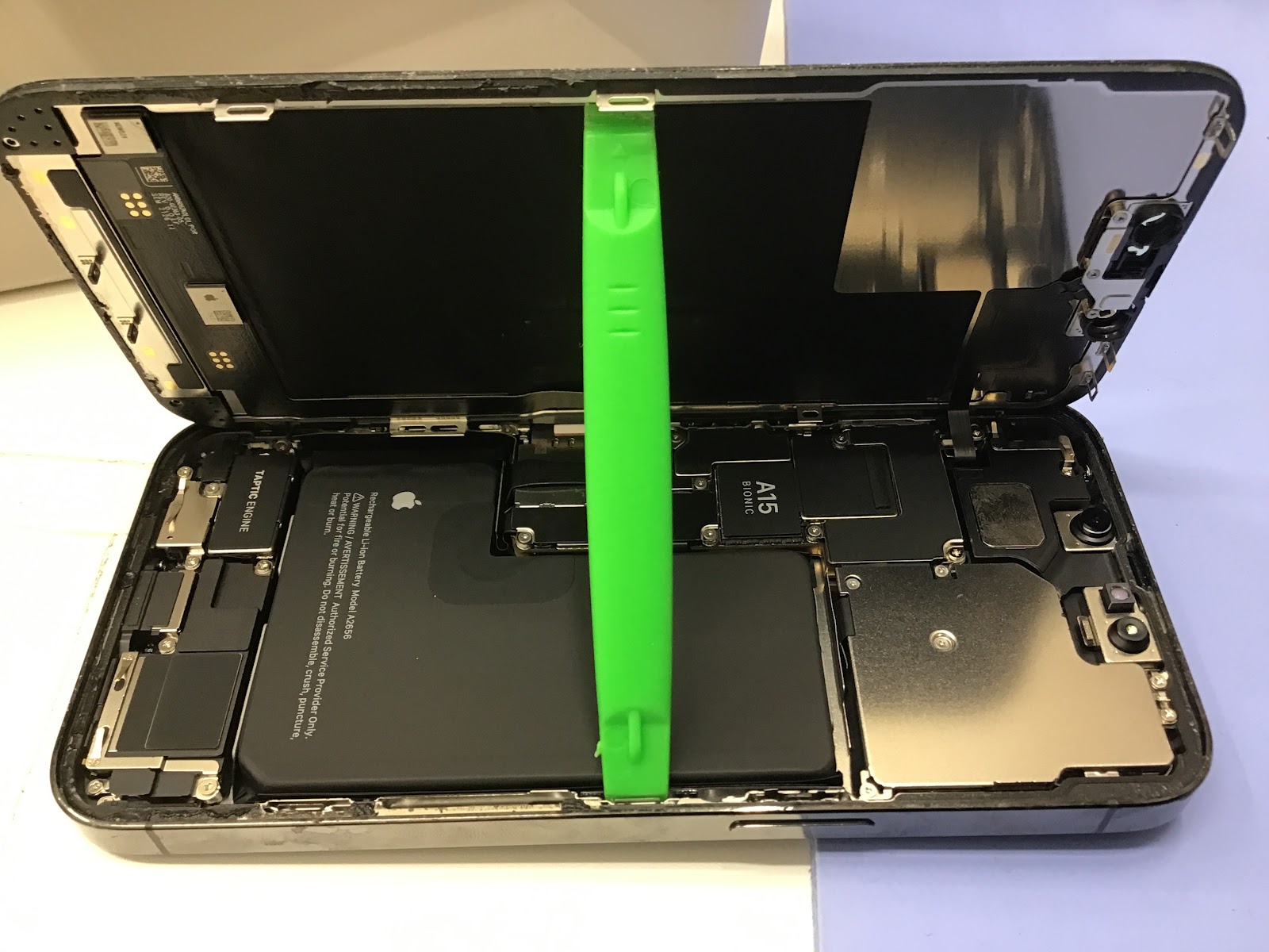 iPhone13のバッテリー修理　データをそのまま・最短即日修理のスマホ修理工房八王子オクトーレ店にご相談ください！